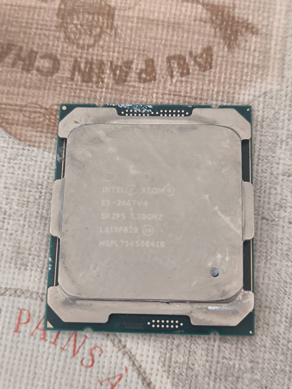 Intel Composants électroniques: Intel Xeon E5-2667 v4 CPU – D'occasion à Zürich par shu_wdv7