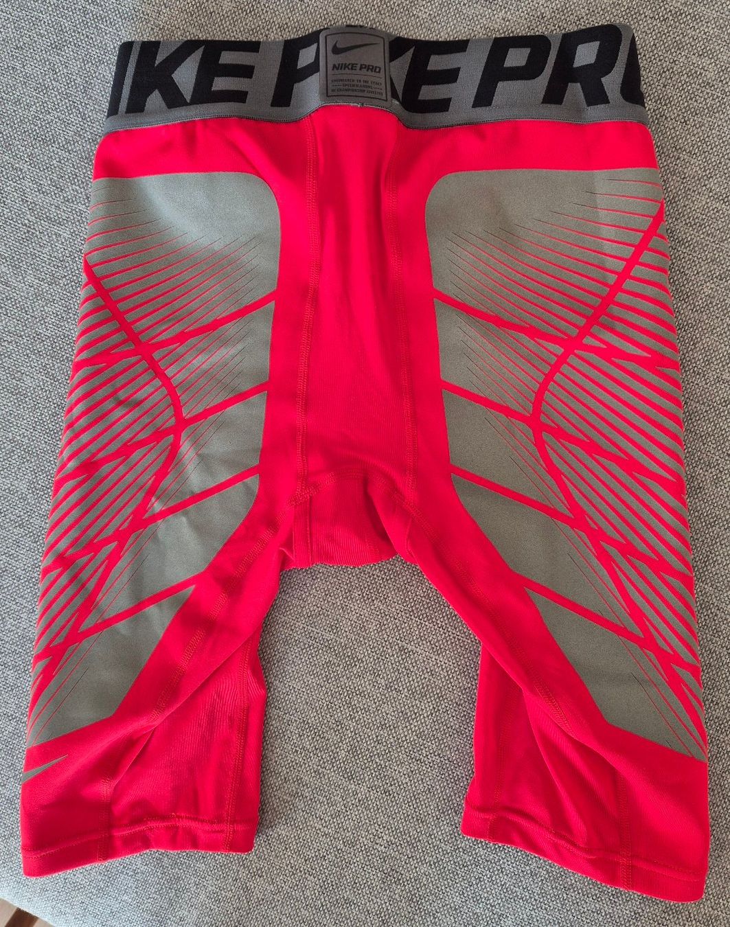 Biancheria intima: Nike Pro Hyperstrong Shorts rot, Grösse S – Nuovo (secondo la descrizione) da Bremgarten b. Bern venduto da Athinaa