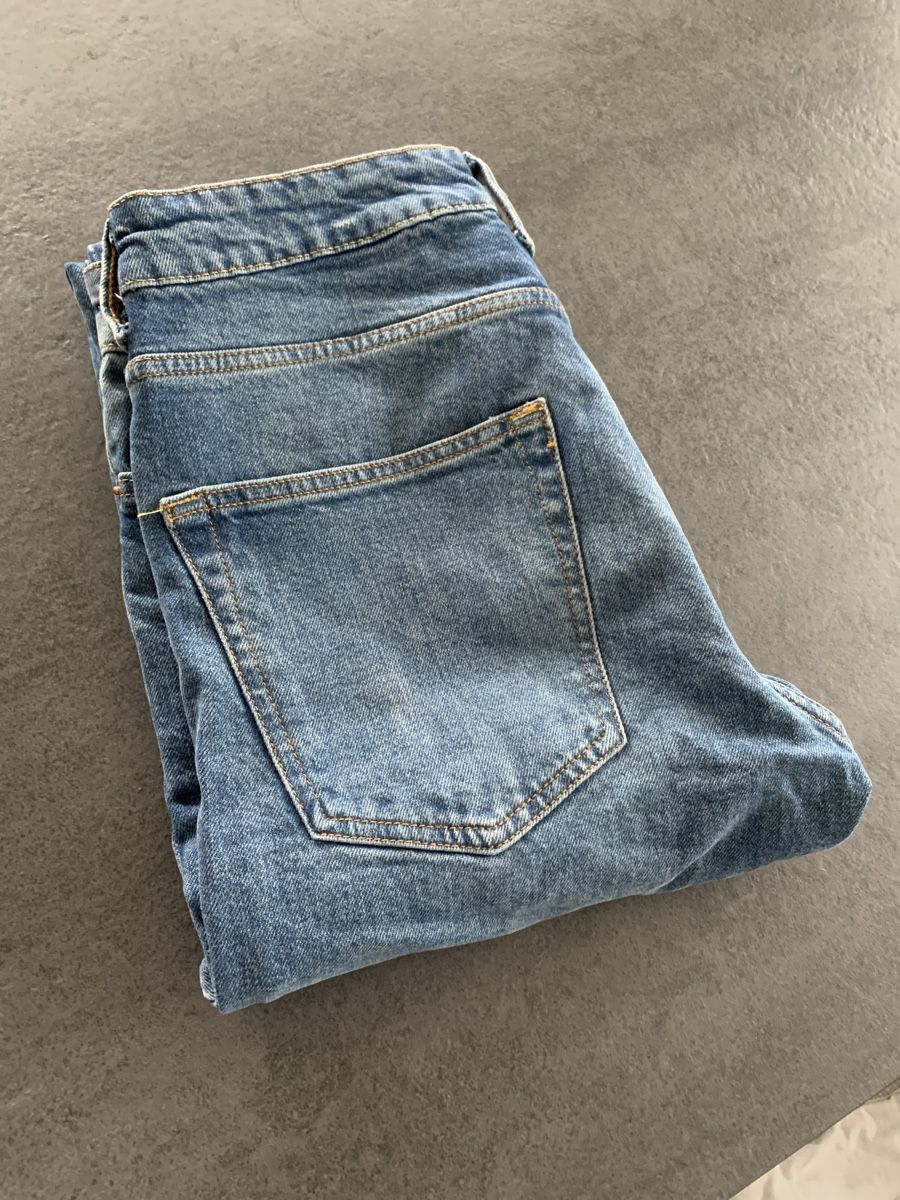 H&M Jeans: Blaue Jeans H&M  – D'occasion à Ins par luc_9s57 1