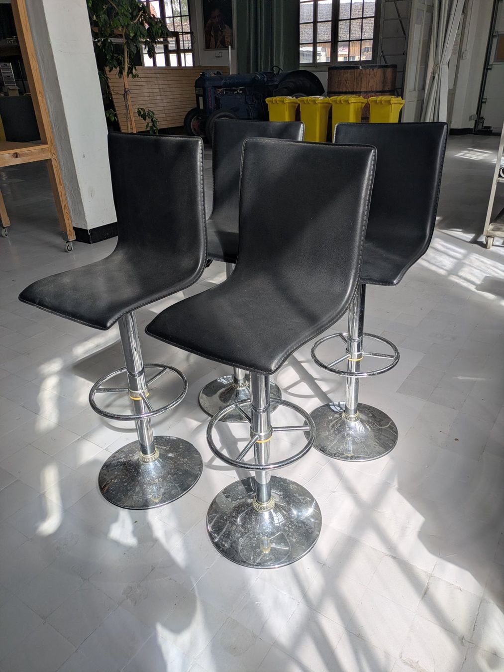 Seggioloni: Chaises bar – Usato da Fribourg venduto da Lundi32