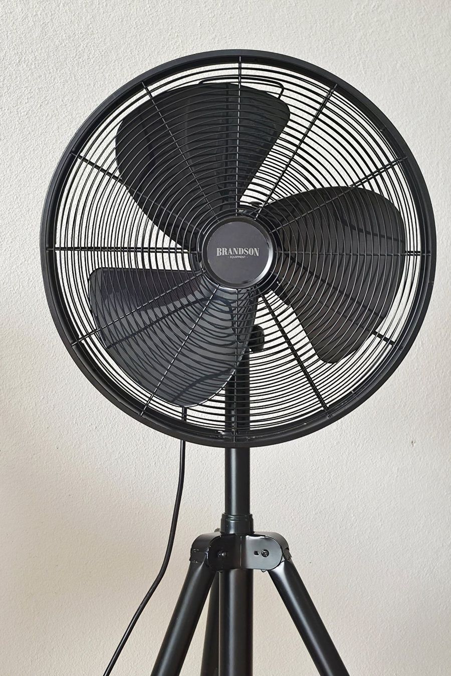 Ventilatoren: Standventilator, sehr stark! Schwarz, loft – Gebraucht aus Kloten von kst_j6vw 1