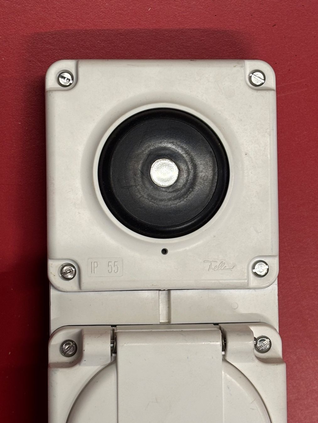 Feller Stecker: FELLER Aussensteckdose mit Schalter IP 55 – Gebraucht aus Winterthur von ReUse_Baumarkt 2