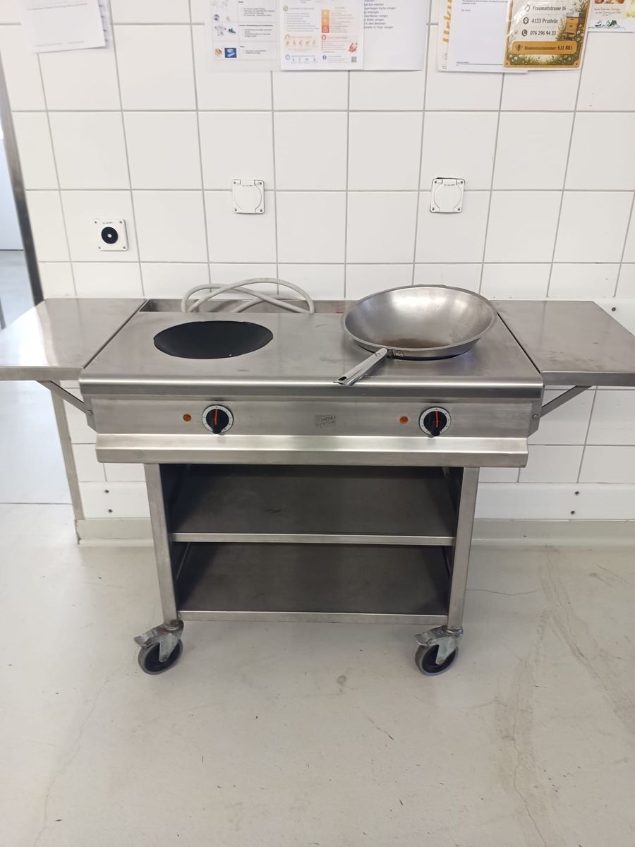 Elettrodomestici da cucina: Menu System 2 er Induktionswok fahrbar – Usato da Dittingen venduto da Cervolino77