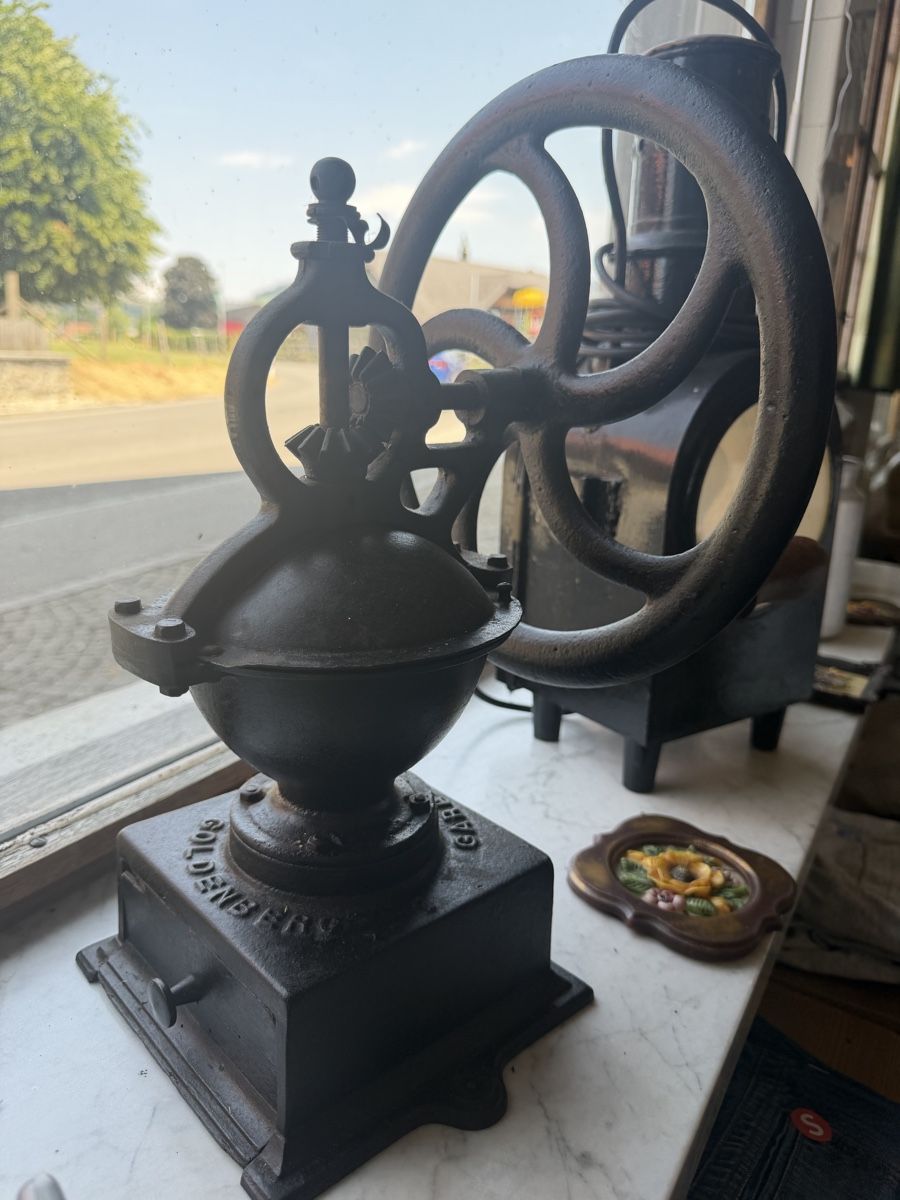 Kaffeemaschinen & Espressomaschinen: Antike Kaffemühle Goldenberg  – Gebraucht aus Plasselb von SeislerBrocki