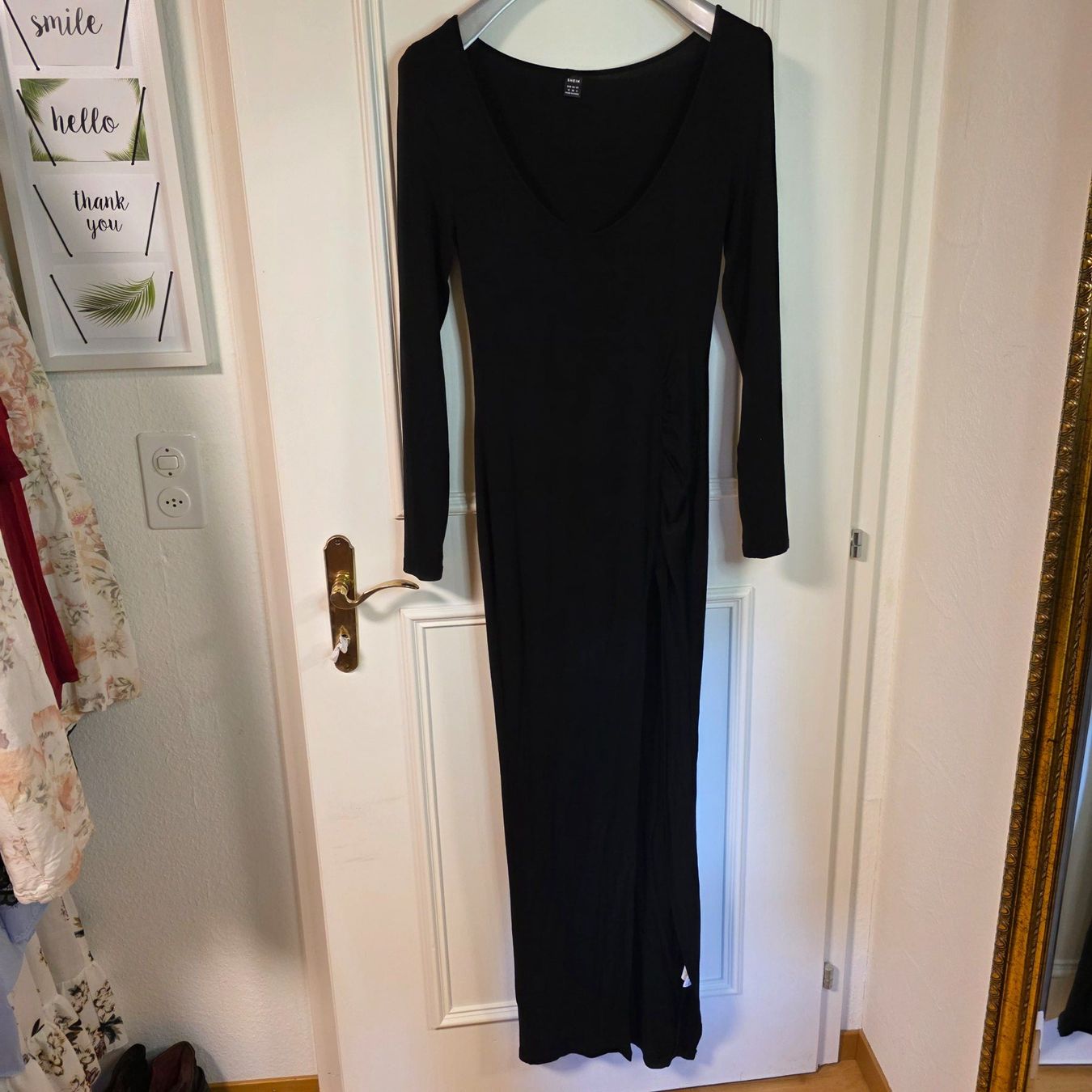 Shein Kleider: Schwarzes, elegantes Maxikleid mit Schlitz, Grösse M – Gebraucht aus Wald ZH von CapLux 3