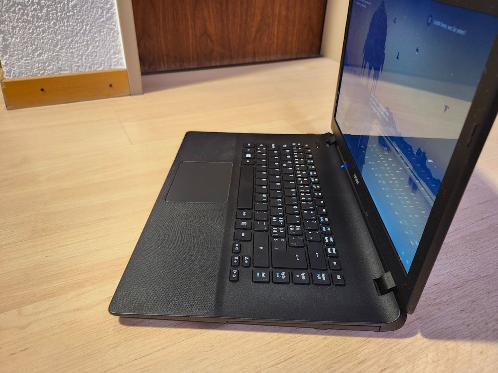 Aspire Notebooks: ACER Aspire ES1, Celeron 2-core, 4GB, 1TB SSD, DVD-Laufwerk – Gebraucht aus Brig von Mike69 2