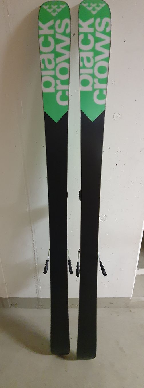 Black Crows Sci: Black Crows Captis 178.4cm mit Tyrolia Attack 14 Bind. - Neu – Nuovo e nell'imballaggio originale da Nänikon venduto da Helvetia69 1