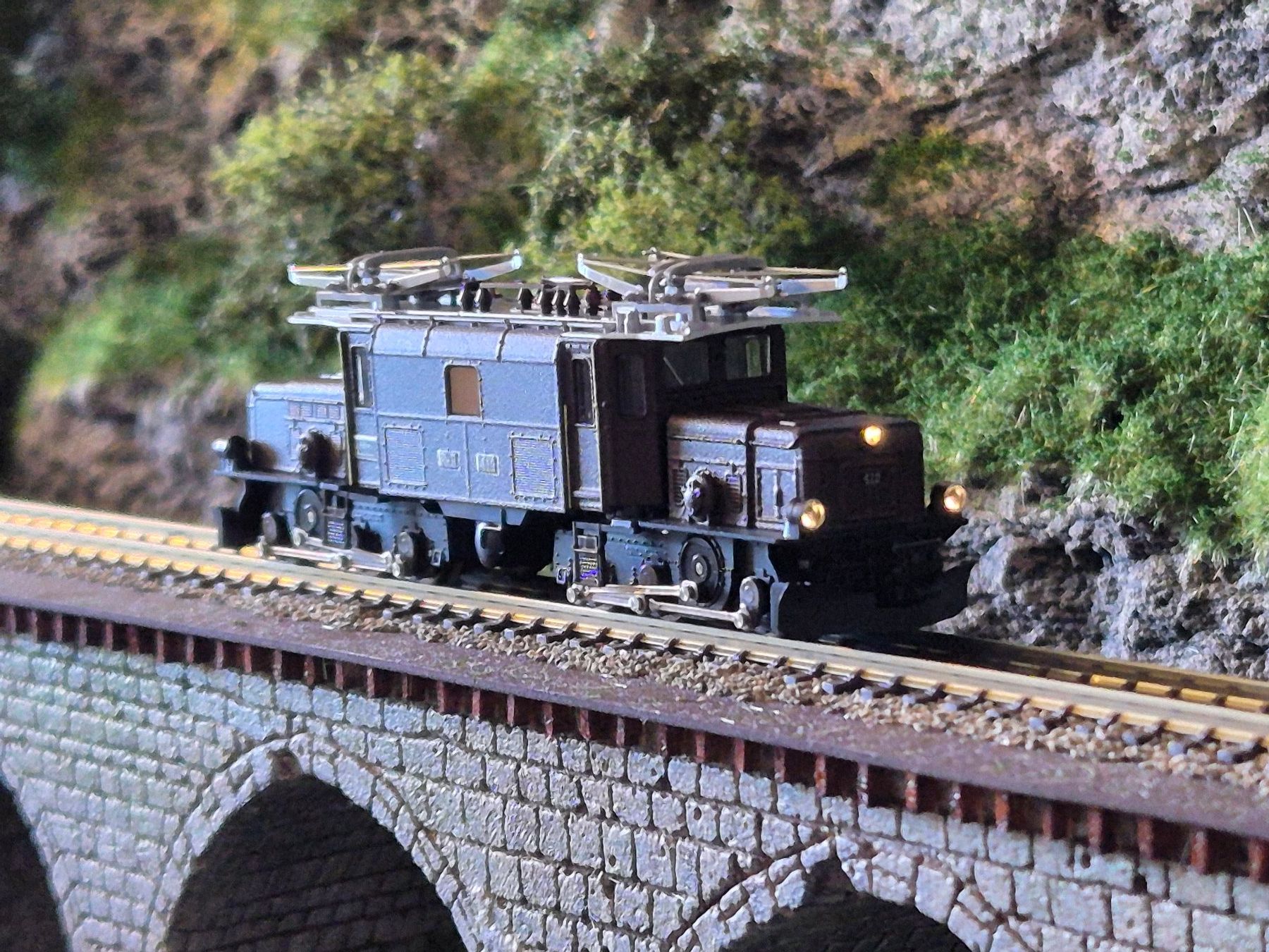 Kato Modellini di ferrovie: RhB ge 6/6I 412 dunkelbraun – Nuovo (secondo la descrizione) da Krattigen venduto da Scltigers5 7