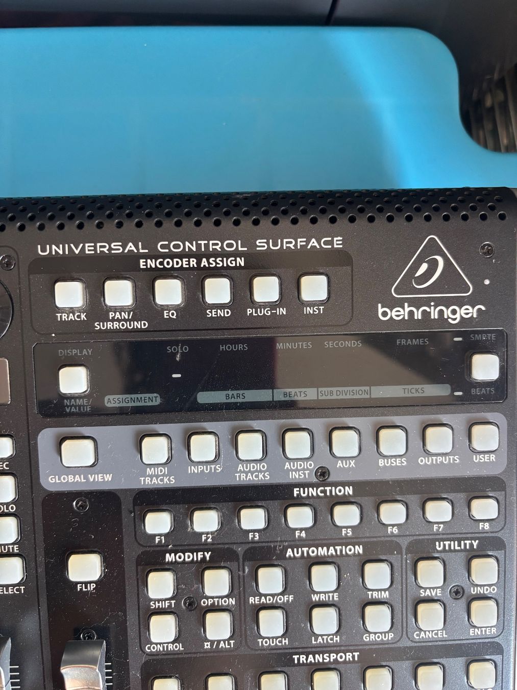 Behringer Mischpulte: Behringer X Touch – Neu (gemäss Beschreibung) aus Chêne-Bougeries von Bambideluxe 1