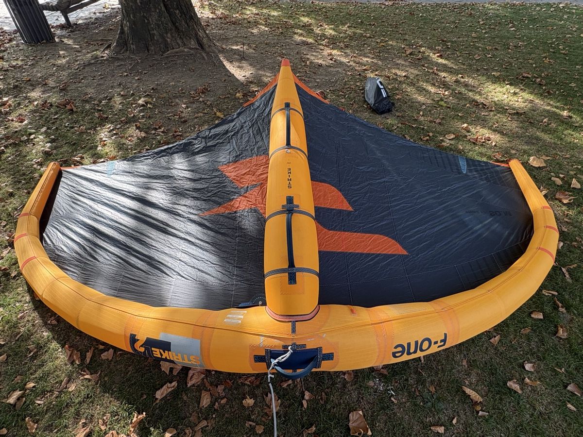 Surf: F-One V2 Strike 5.5m wingfoil – D'occasion à Rüschlikon par aym_yn8x 7