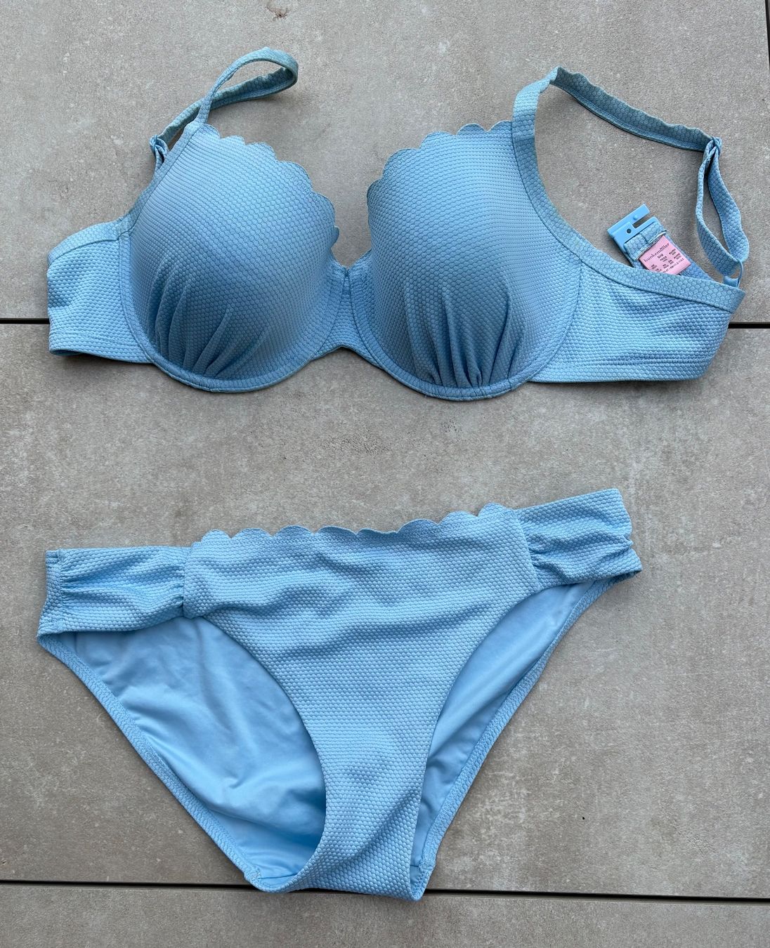 Hunkemöller Badekleider & Bikinis: Damen Bikini Gr. L/ 85E – Neu (gemäss Beschreibung) aus Embrach von Bdennis