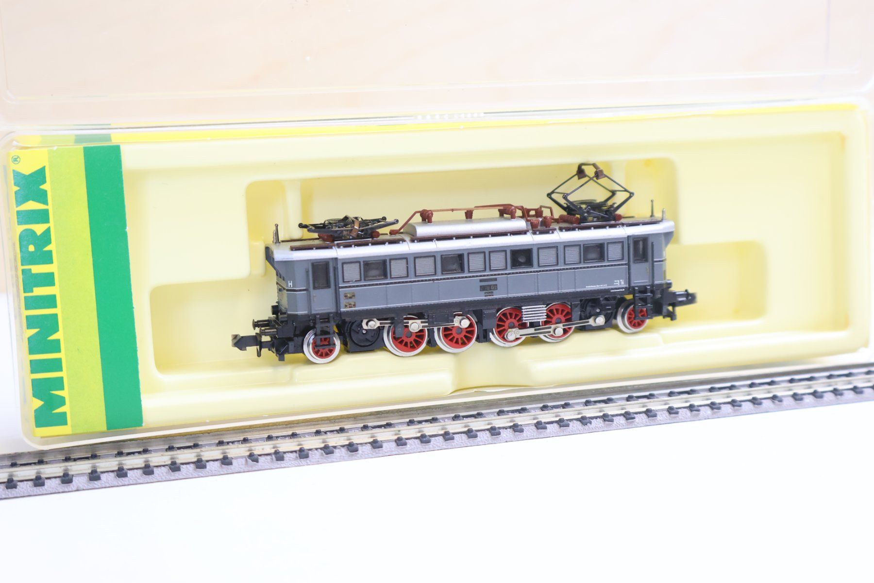 Trix Trains électriques: Minitrix grosse Stangen E-Lok - 2973 Spur N – Défectueux à Winterthur par Monstera 1