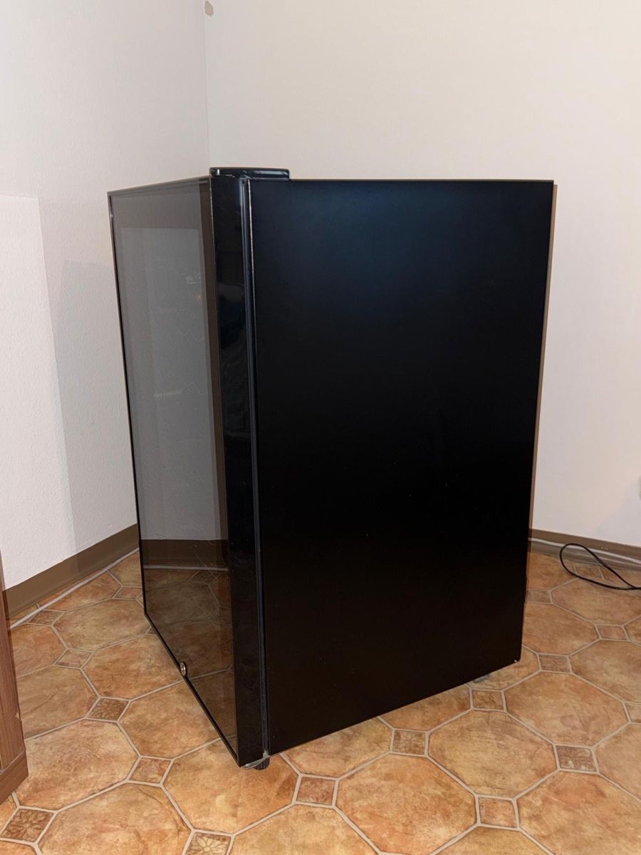 Kühlschrank: Weinkühlschrank – Gebraucht aus Zürich von Joao-Neves 7