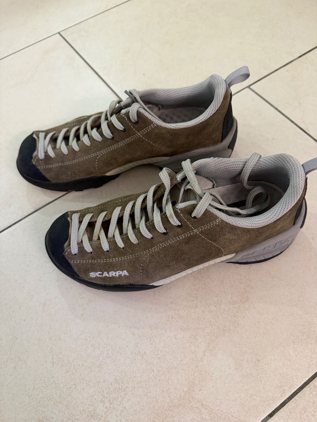Scarpa Scarpe da donna: Scarpa Trekkingschuhe Grösse 37,5 – Usato da Gossau ZH venduto da Lanel 1