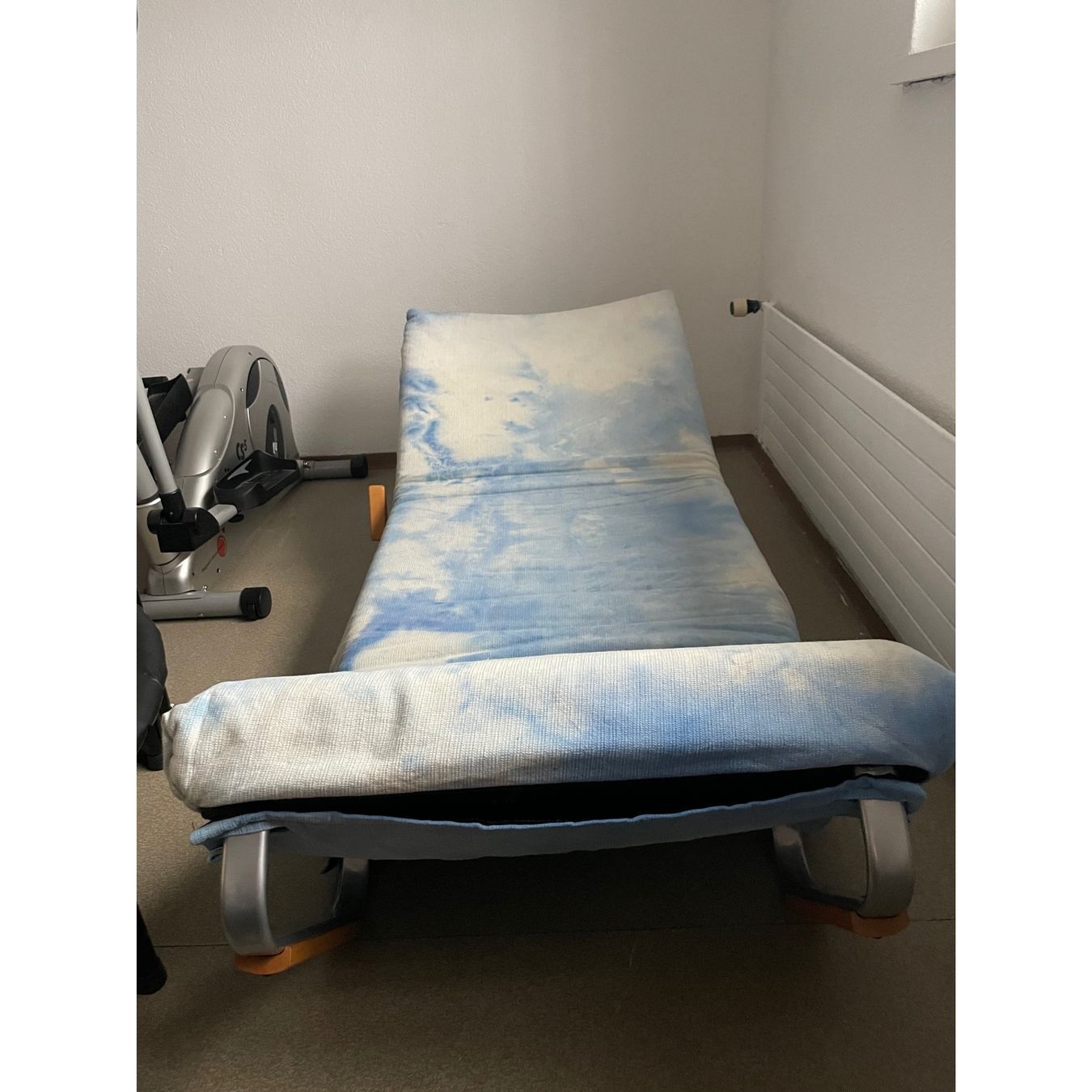 Poltrone: Chill-Sessel massiv auf Rädern wird einfach zu Bett-waschbar – Usato da Amriswil venduto da fit8580 5