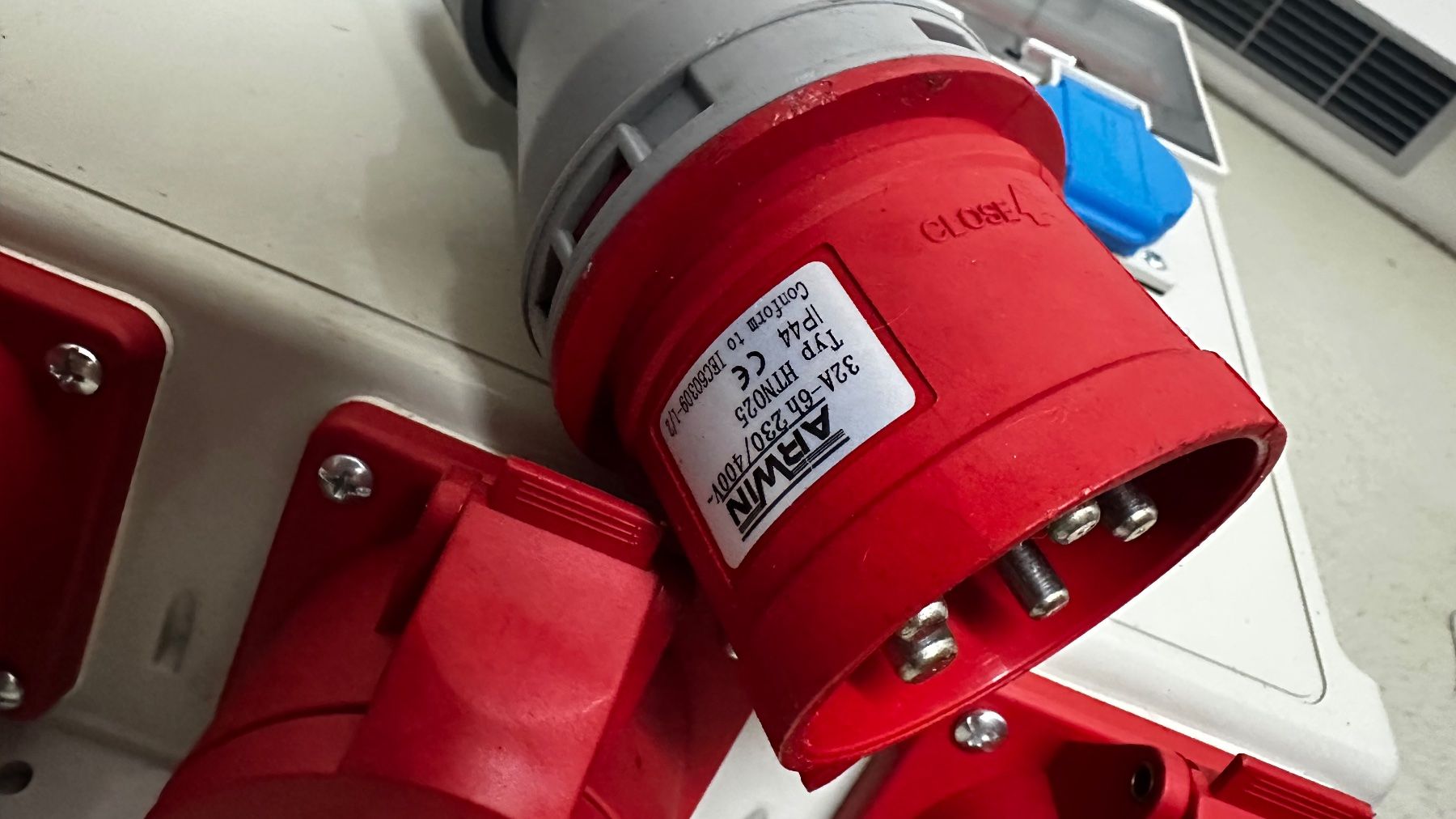 Elettrotecnica: Stromverteiler – Usato da Reidermoos venduto da Sada13 3