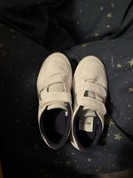 Hallenturnschuhe Grösse 31 – fast neu, nur einmal getragen