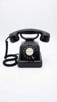 Altes Telefon schwarz Drehscheibe