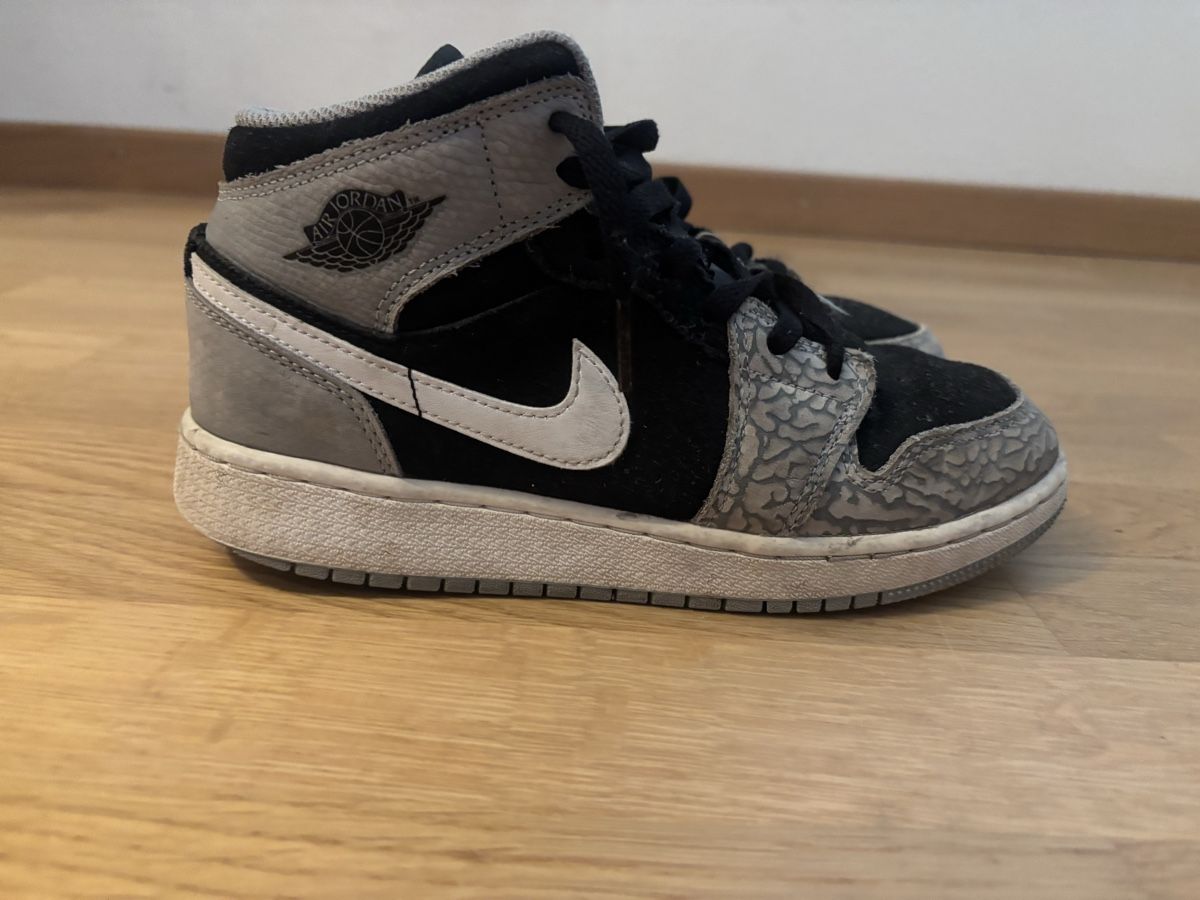 Jordan Schuhe für Jungen: Jordan 1 Mid Sneakers Grösse 37.5 gebraucht – Gebraucht aus Jona von rhy_vbc7 5