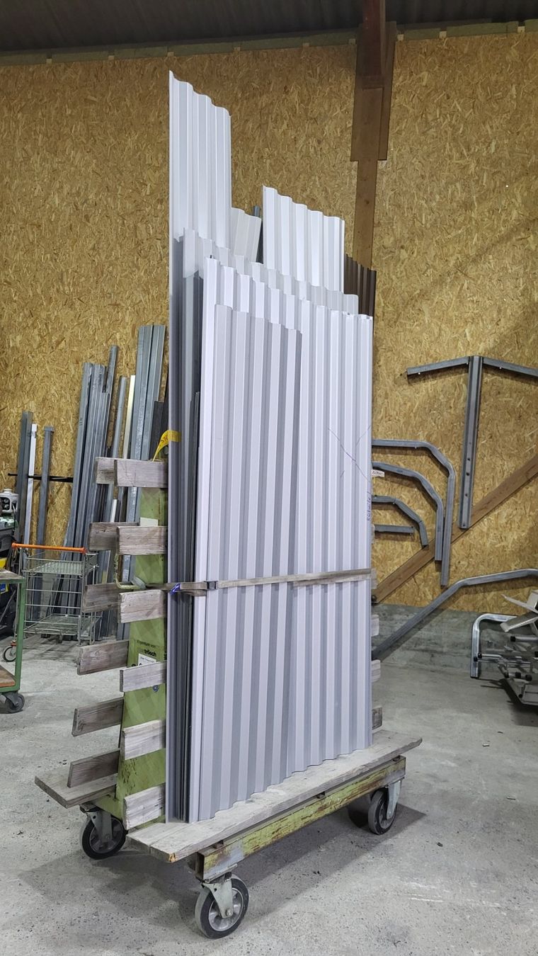 Profile: Trapezprofilblech Restposten weiss Aluminium – Gebraucht aus Engwilen von faehig 1