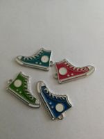 Anhänger Turnschuh emailliert 17x30x2mm