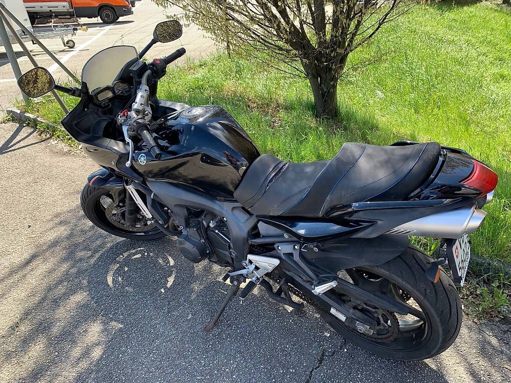 Strada: Moto Yamaha FZ6S ABS – Usato da Lausanne venduto da pat_7crs