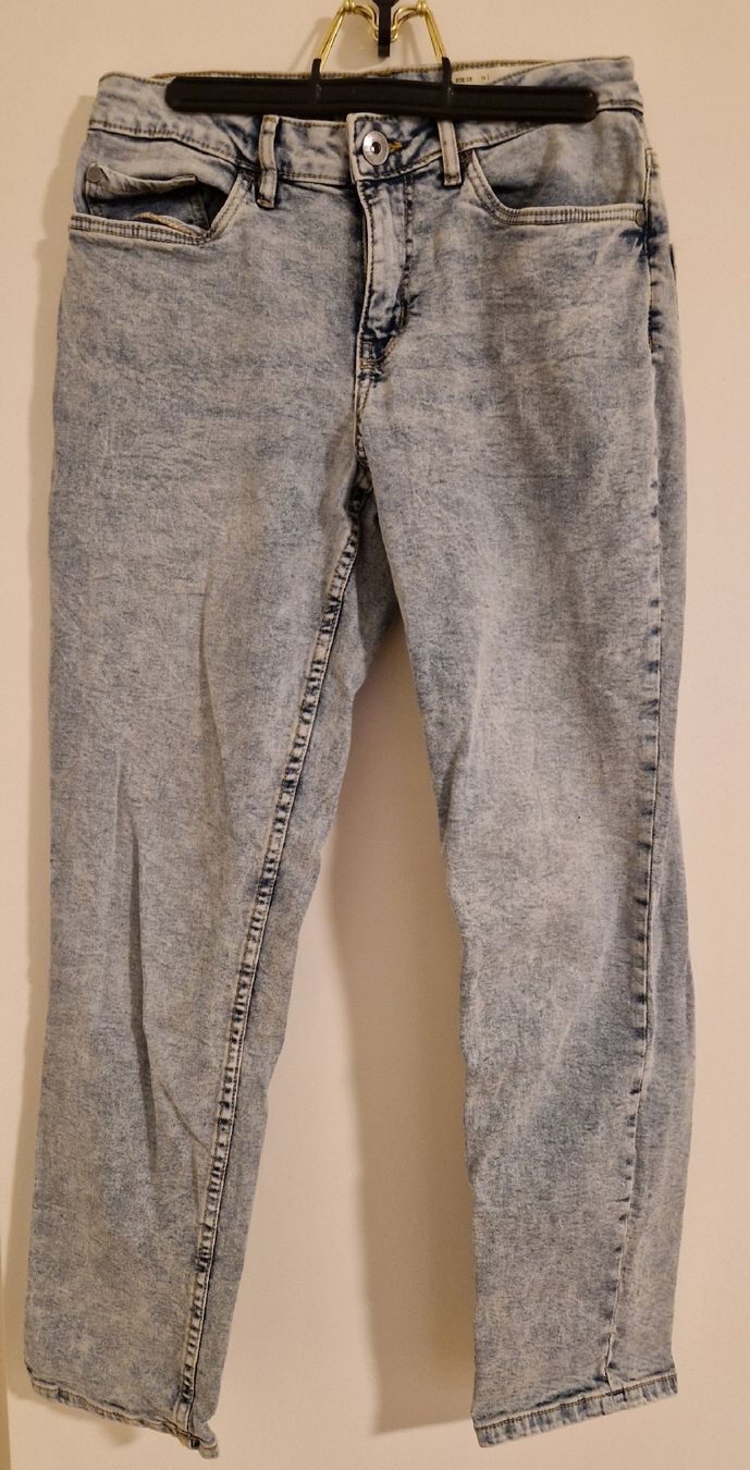 Jeans: 40) esmara Jeans, Grösse 34 – Nuovo (secondo la descrizione) da Menziken venduto da chs_xd76