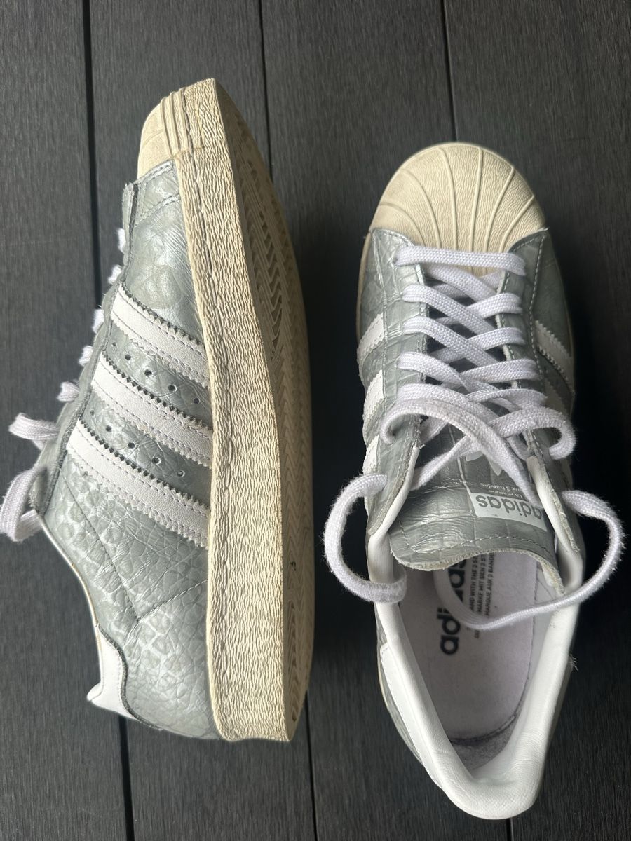 Adidas Damenschuhe: Sneaker – Gebraucht aus Unterlunkhofen von car_8fpk 1