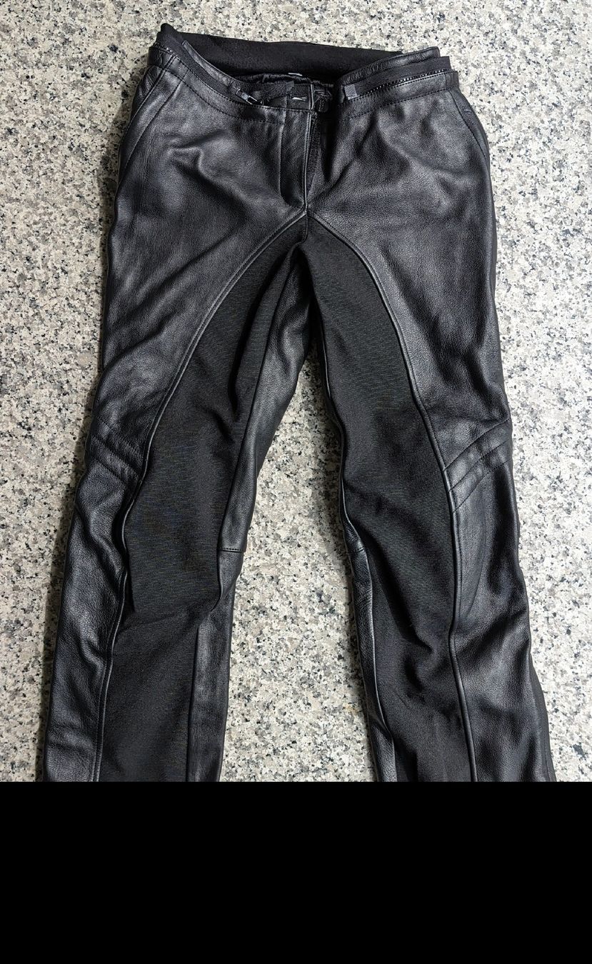 IXS Pantaloni: IXS Leder -Motorradhose Grösse 42 – Usato da Münchenbuchsee venduto da Kaykay72 1