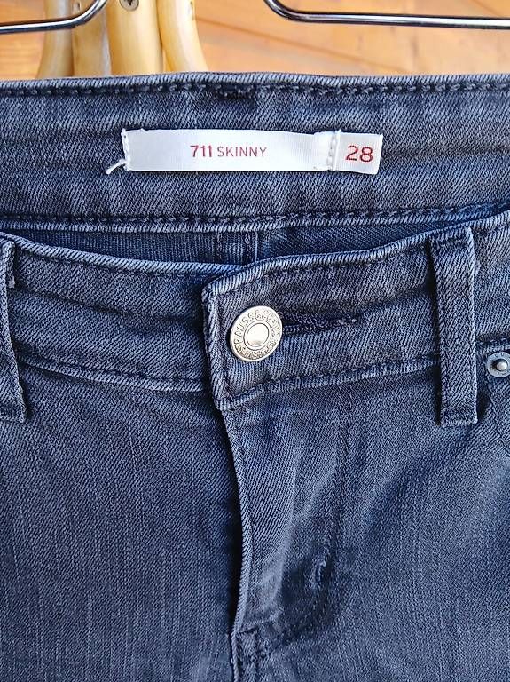 Jeans: LEVI'S 711 Double-Button Skinny Jeans - Dark Grey – Gebraucht aus Ochlenberg von Pbw_ardrobe 1