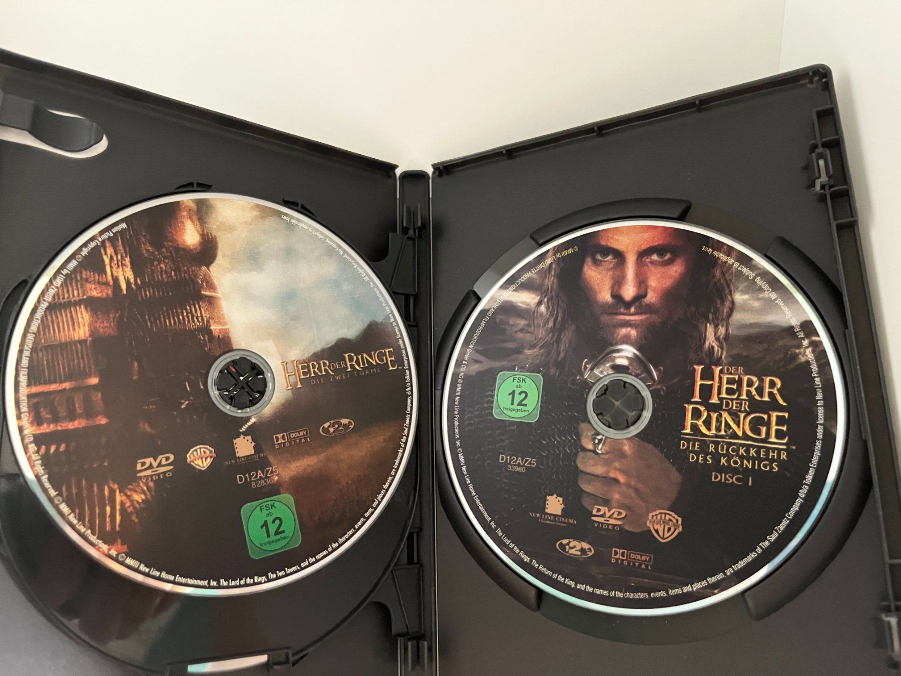 Tutti i DVDs: DVD's "Der Hobbit, Smaugs Einöde" "Trilogie Herr der Ringe" – Usato da Spiez venduto da Hekjiani 5