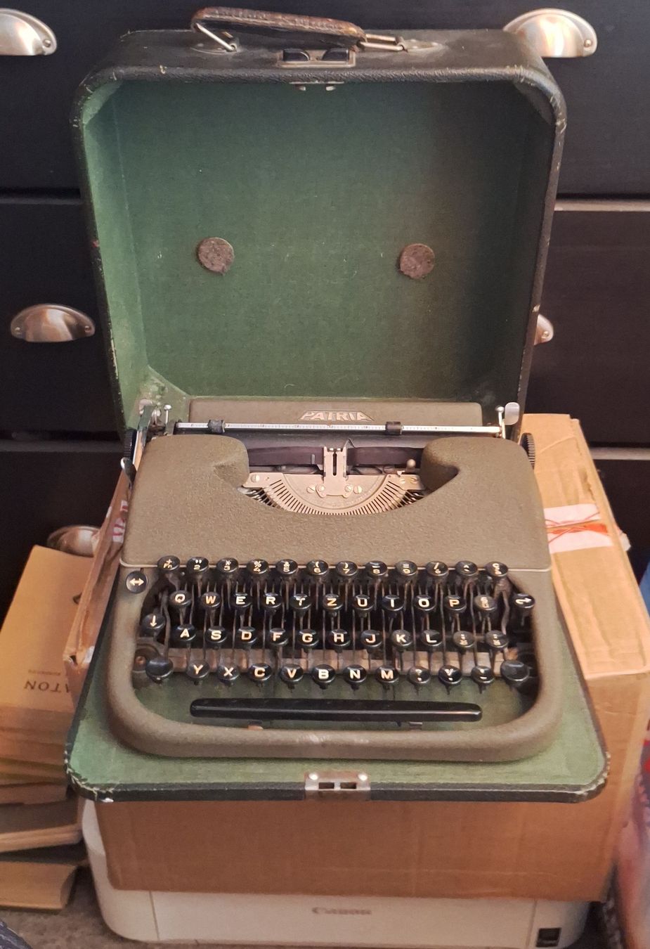 Schreibmaschinen: Machine à écrire – Gebraucht aus Tannay von v1n1p00h
