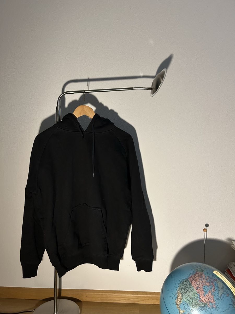 Pullover & Sweatshirts: Schwarzer Pullover Urban Classics – Gebraucht aus Reinach BL von the_9lwh