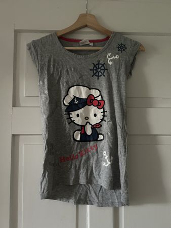 Graues Hello Kitty T-Shirt, Gr. 152, Herbstlich