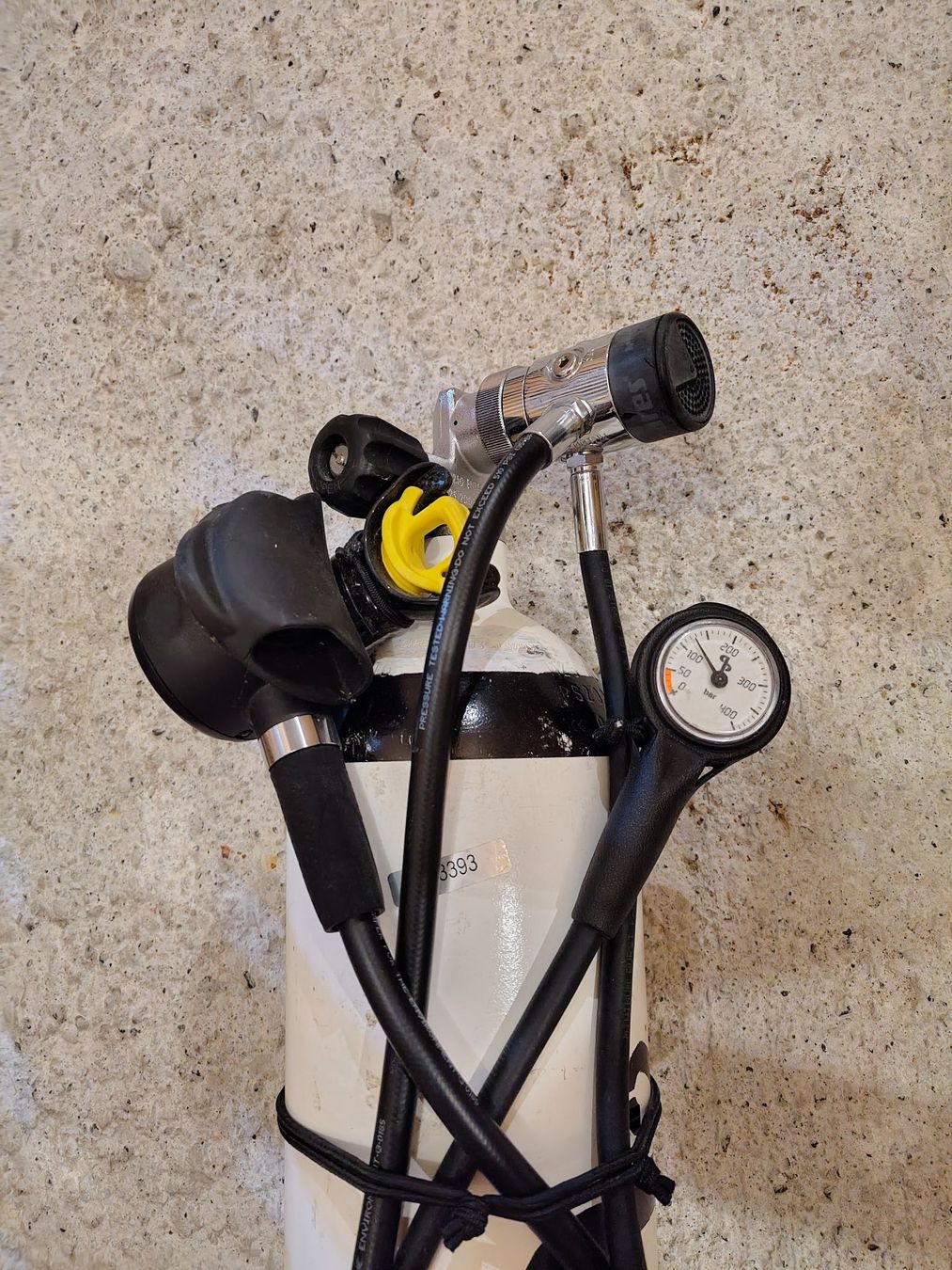 Bombole da sub: Stahlflasche 7l Sauerstoff inkl. Mares Atemregler – Usato da Zofingen venduto da ruxer 1