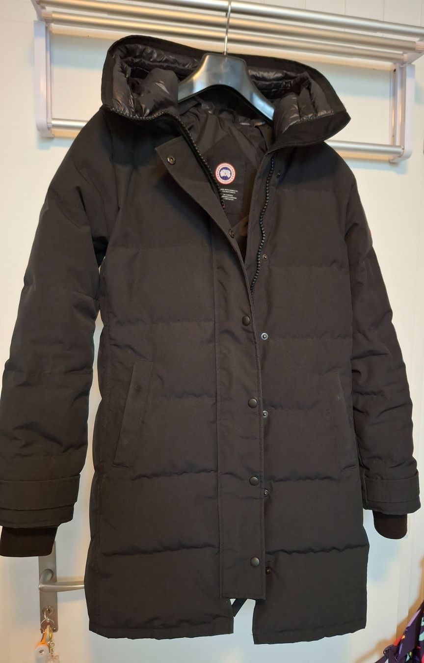 Canada Goose Jacken: Canada goose winterjacke – Gebraucht aus Oberhofen am Thunersee von katka99