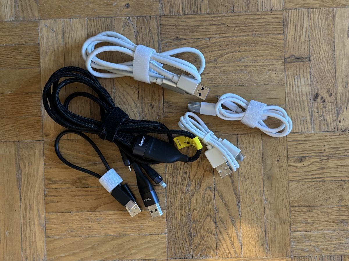 Câbles: Multiple USB-C Charging Cables – D'occasion à Adliswil par synsolus