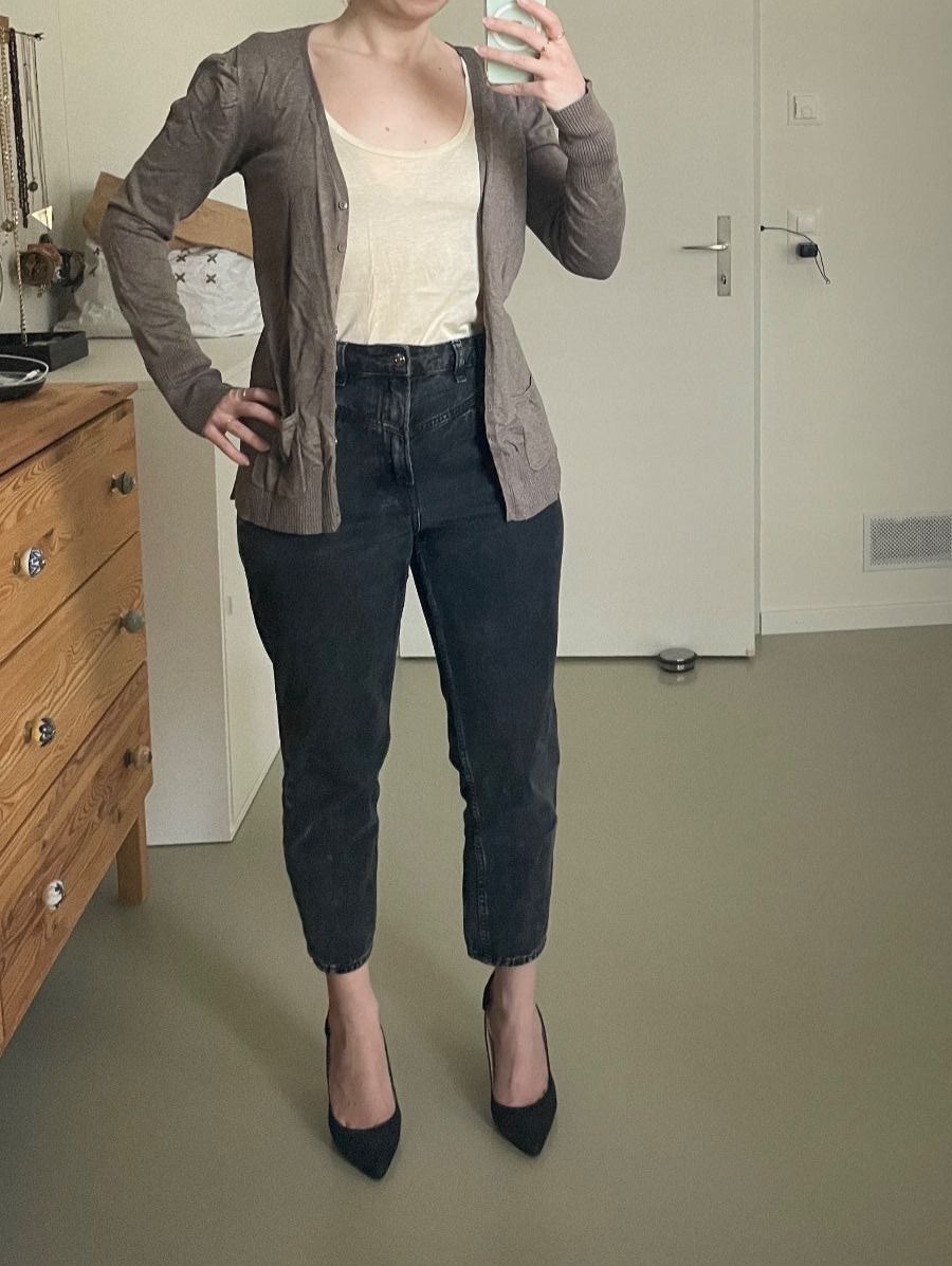 Maglioni & Felpe: Beige/ockerfarbene Weste - Gilet à manches longues ocre – Usato da Zürich venduto da AnnaSa 2