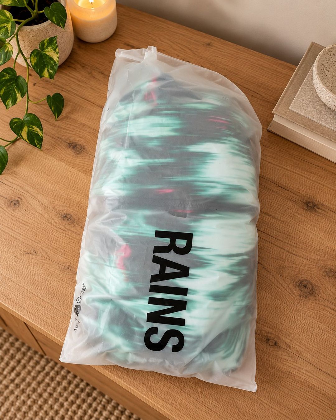 Rains Mäntel: Doudoune Rains Alta Puffer Jacket taille M – Neu und originalverpackt aus Renens VD von fel_gf6q 2