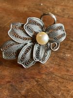 Brosche Trachten Silber Filigran mit Perle 