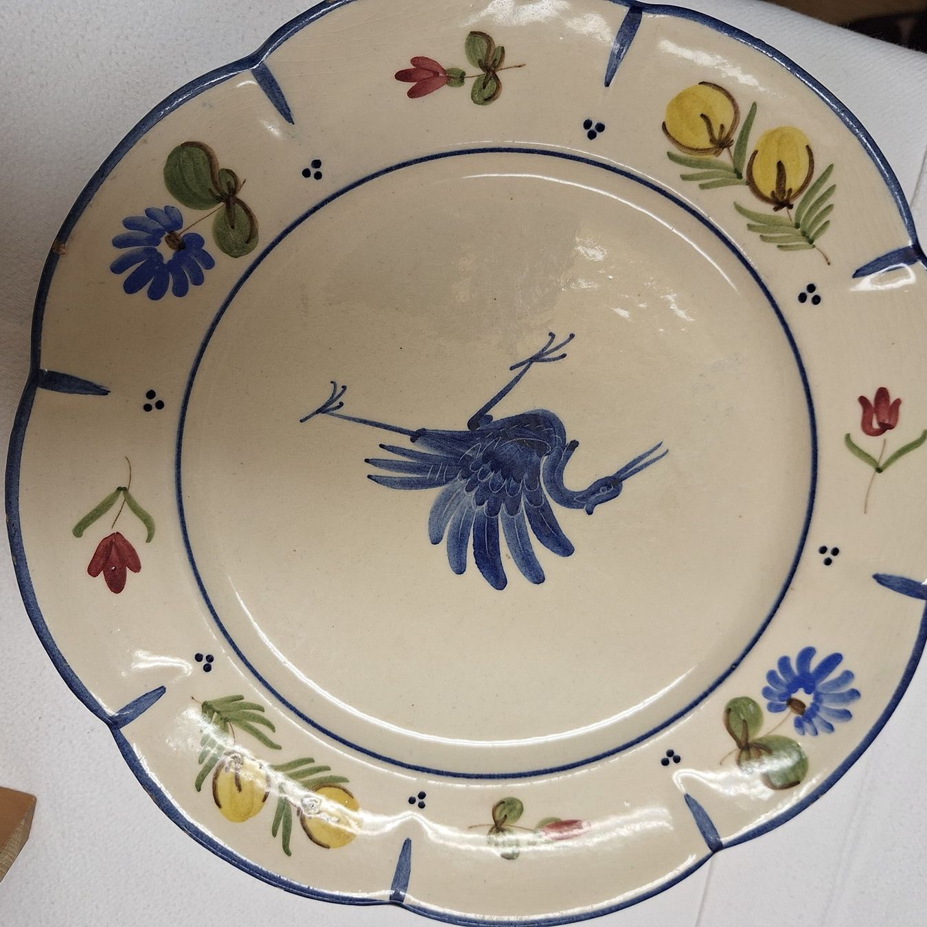 Assiettes: Handbemalter Fayence-Teller, Vogelmotiv – D'occasion à Winterthur par Goldpipau 2