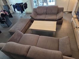 Modernes 3-teiliges Sofa-Set in Grau mit Hocker