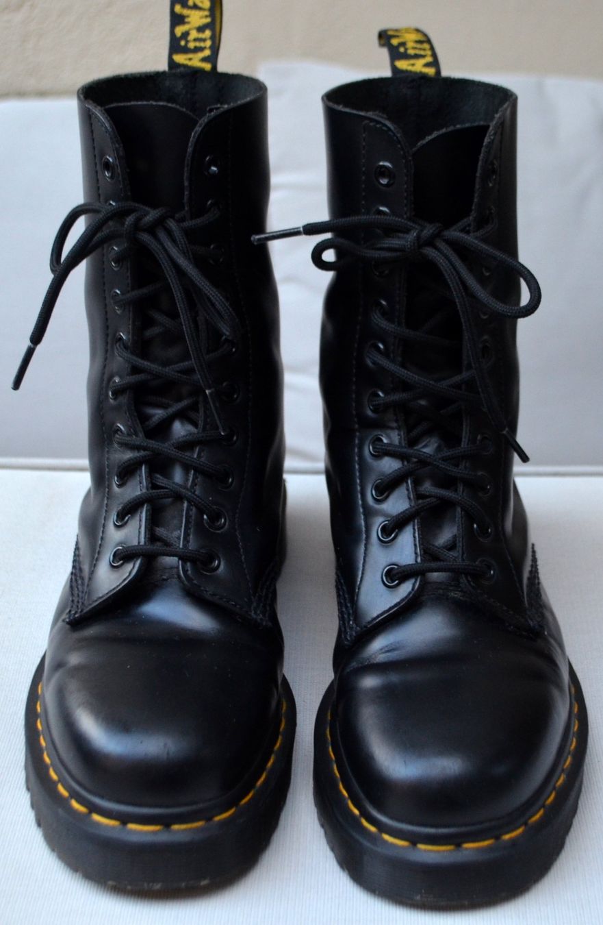 Dr. Martens Chaussures hommes: Boots / Bottes Dr. Martens  .42 – D'occasion à Collonges par arashee 1