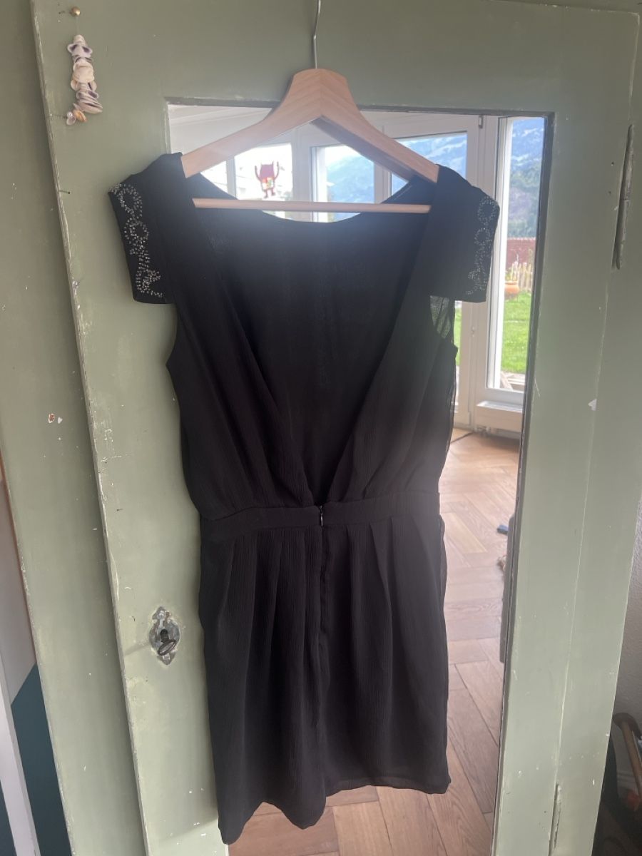 Mango Robes: Robe courte noire, dos nu, Mango Collection, taille M – D'occasion à Walenstadt par Unianrig 1