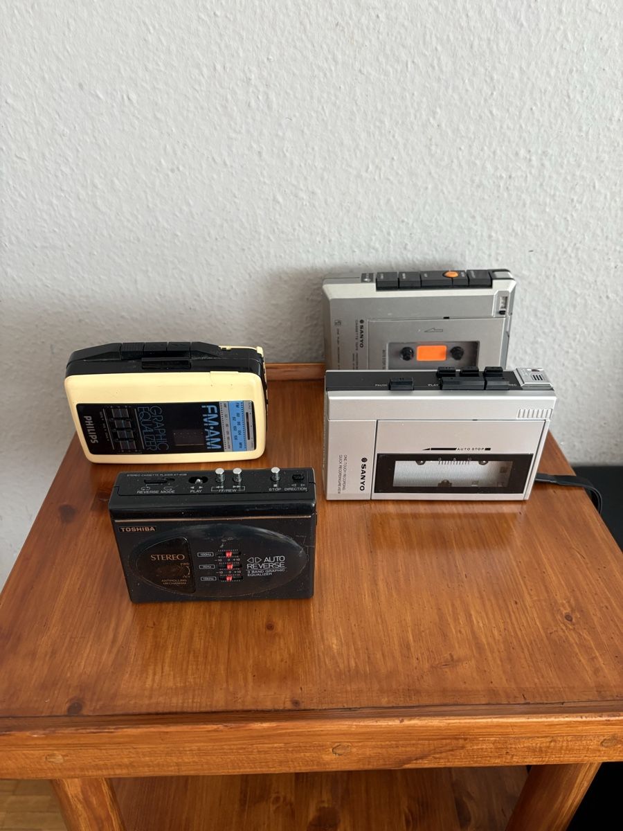 Lettore multimediale portatile: Lot de 4 Walkman à révisé – Usato da petit lancy venduto da FerreiraLuis