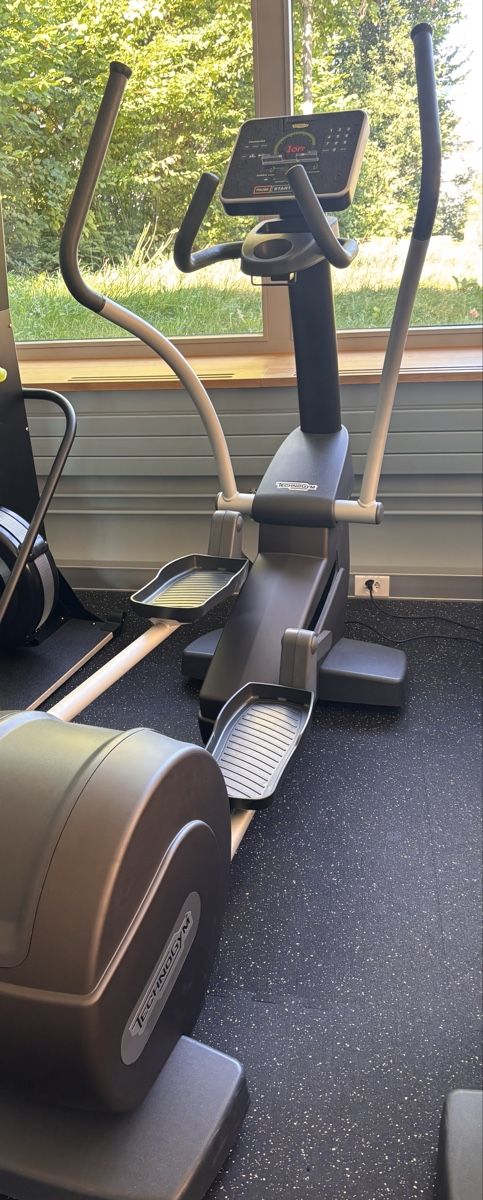 Technogym Hometrainer: Crosstrainer – Gebraucht aus Cham von oli_5ssj
