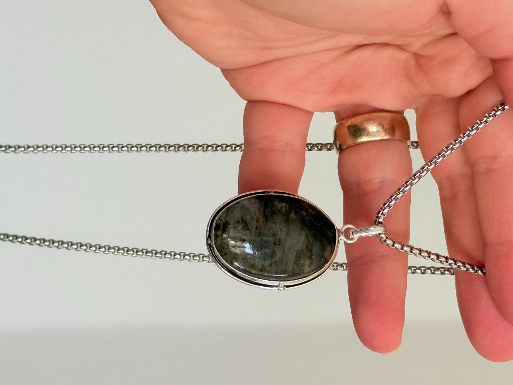 Catenine: Collier avec pendentif labradorite pierre – Nuovo e nell'imballaggio originale da Genève venduto da AGBERG 3