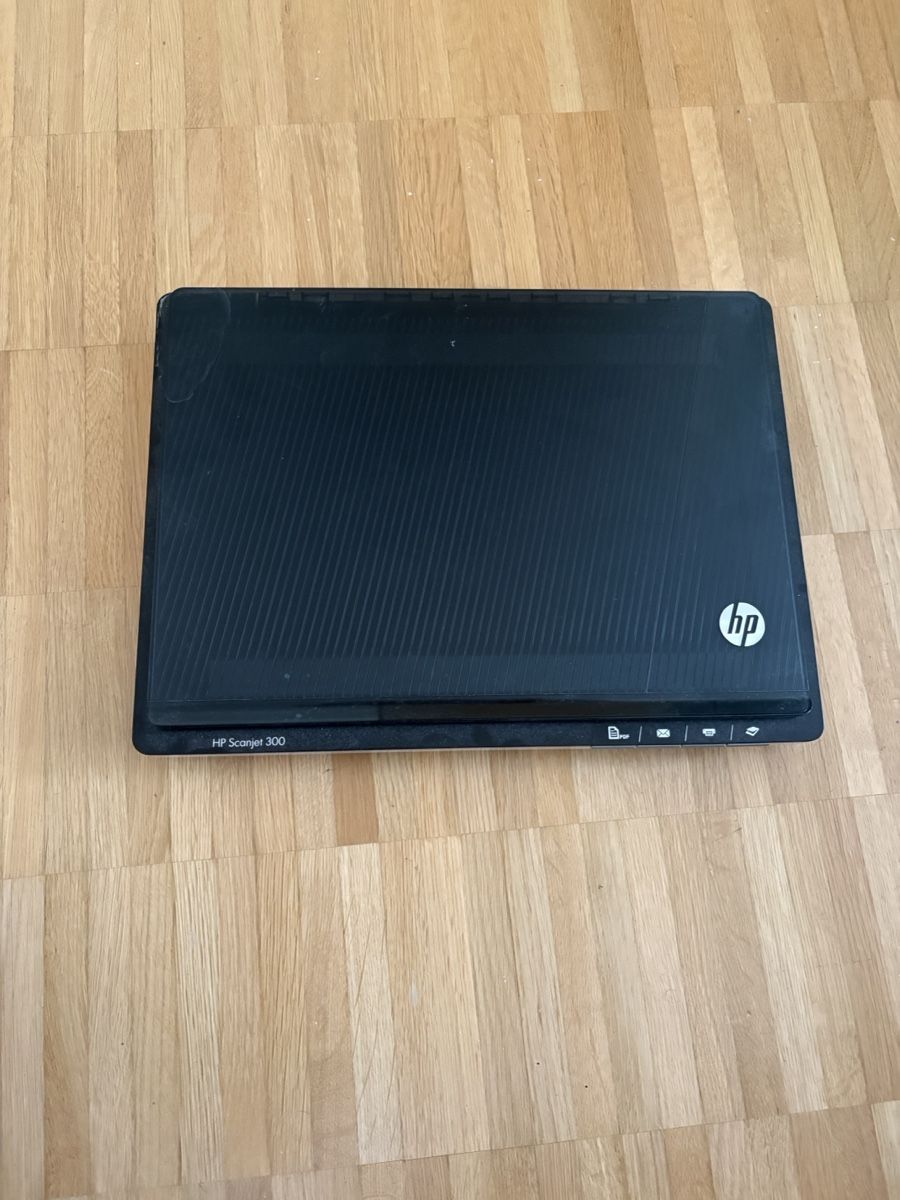 Hewlett Packard Scanneurs: HP Scanjet 300 Flachbettscanner  – D'occasion à Kloten par fjehle72