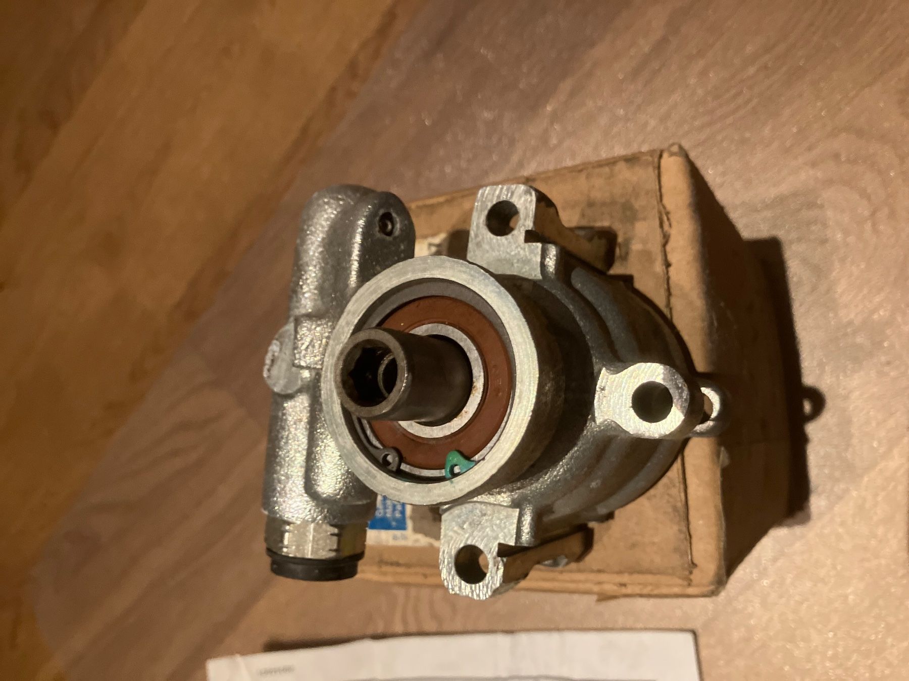 Cadillac Tutti pezzi di ricambio auto: Originale GM Servopumpe Cadillac Eldorado Deville 93-02 Neu – Nuovo e nell'imballaggio originale da Dintikon venduto da roed 6
