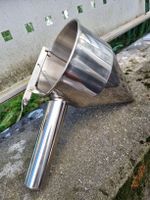 Dosiertrichter aus Stahl. 